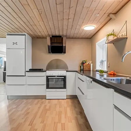 Hébergement de vacances Emelia - 4-2km From The Sea By Interhome *