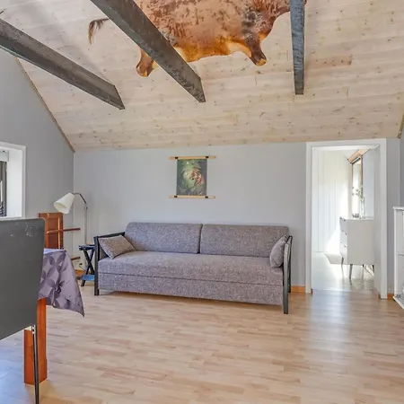 Emelia - 4-2km From The Sea By Interhome *