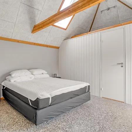 Emelia - 4-2km From The Sea By Interhome *