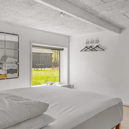 Emelia - 4-2km From The Sea By Interhome Semesterbostad *